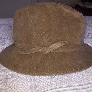 VTG Larkin of New York  Camel hat